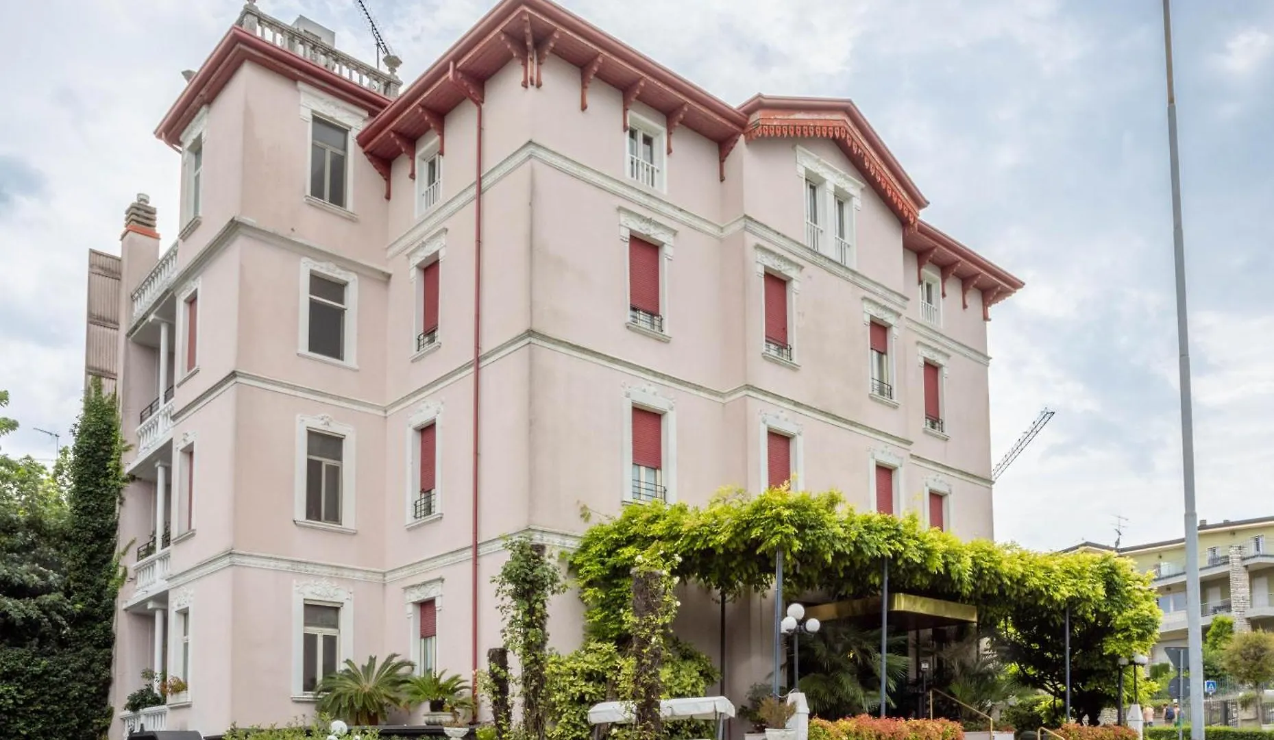 Hotel Giardinetto Desenzano del Garda 3*,