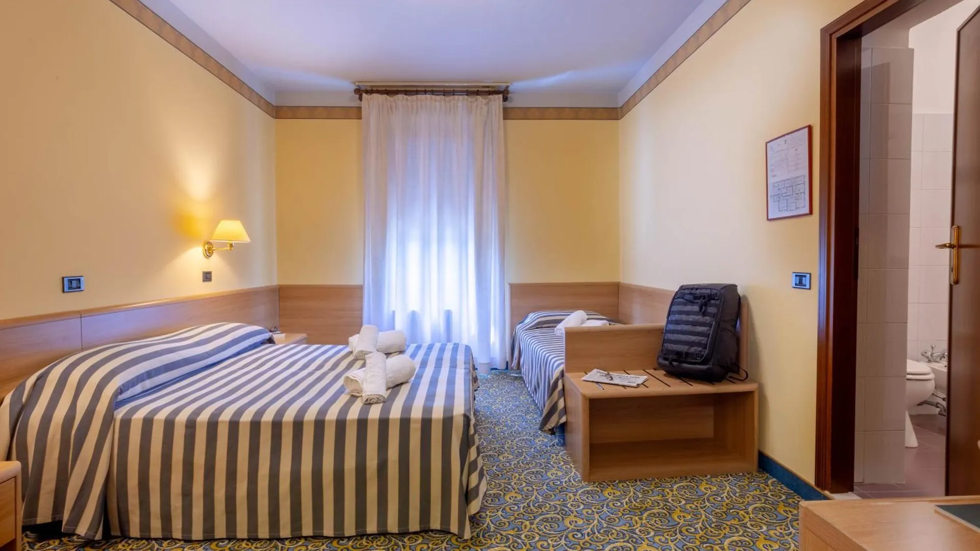 Hotel Giardinetto Desenzano del Garda 3*,  Italy