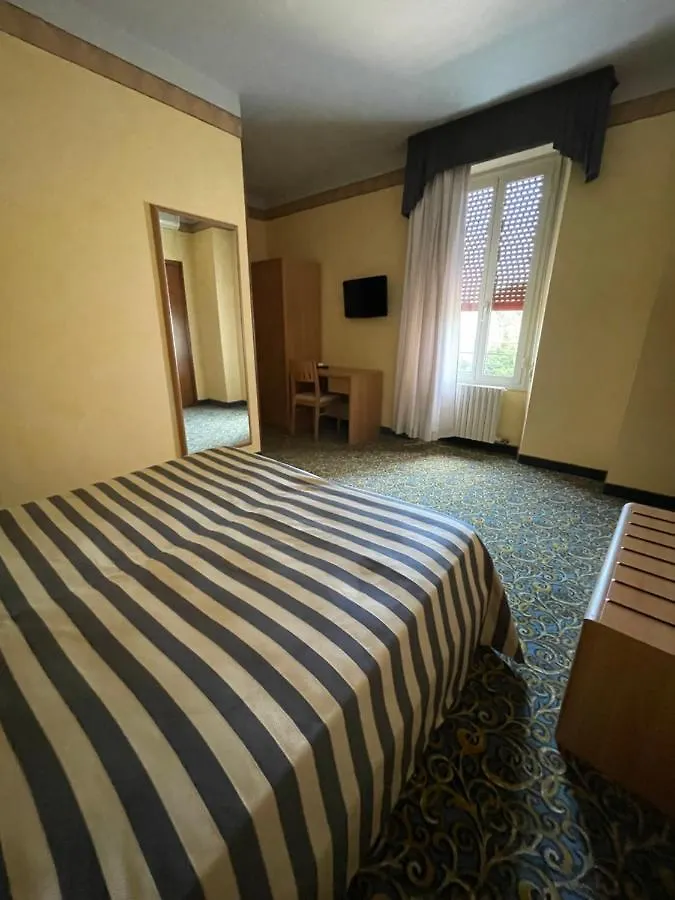 Hotel Giardinetto Desenzano del Garda 3*,