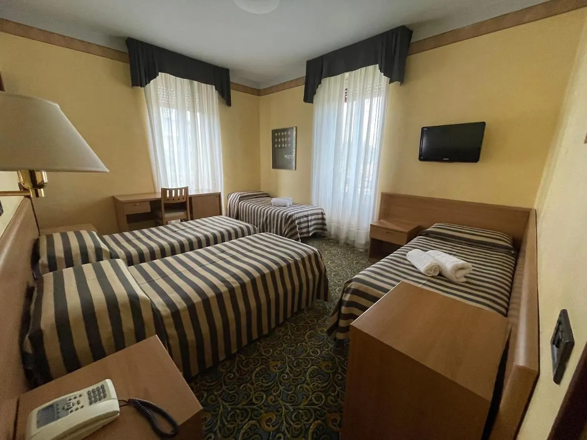 Hotel Giardinetto Desenzano del Garda 3*,  Itálie